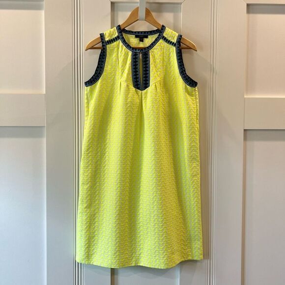 J. Crew Arrow Print Shift Dress Neon Yellow Blue Trim Women’s Size 2 - Picture 2 of 12